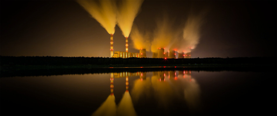 Fumées de centrale nucléaire © Artur Marciniec - Fotolia